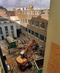 840822 Gezicht op de sloop van de vleugel van het Stadhuis (Stadhuisbrug 1) te Utrecht, waar tot ca. 1995 de afdeling ...